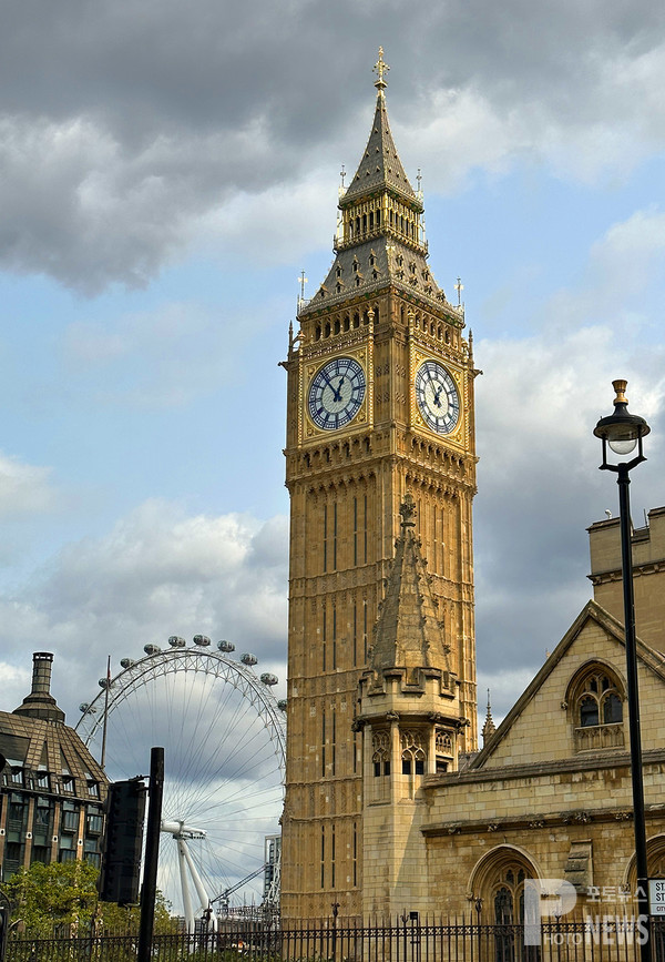 영국 런던의 랜드마크이면서 세계에서 가장 유명한 시계 중 하나인 빅벤(Big Ben) 시계탑. 사진=조은기 기자